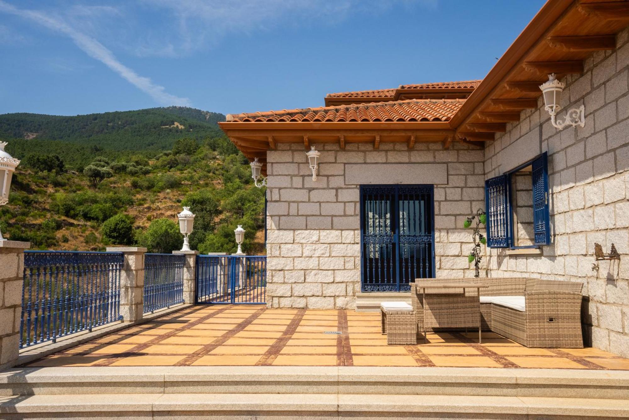 Villa Mansion Con Jacuzzi A 40 Grados, Gran Piscina Y Padel El Tiemblo Exterior foto