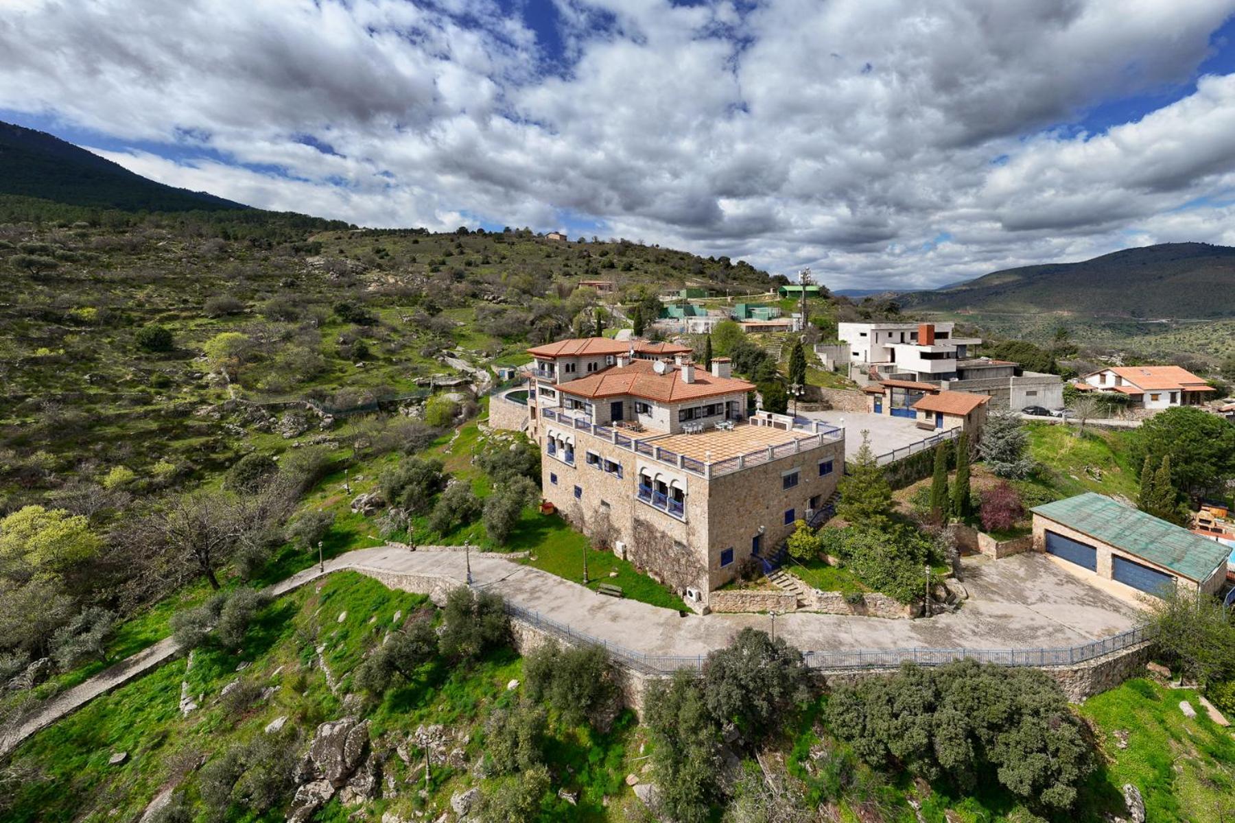 Villa Mansion Con Jacuzzi A 40 Grados, Gran Piscina Y Padel El Tiemblo Exterior foto
