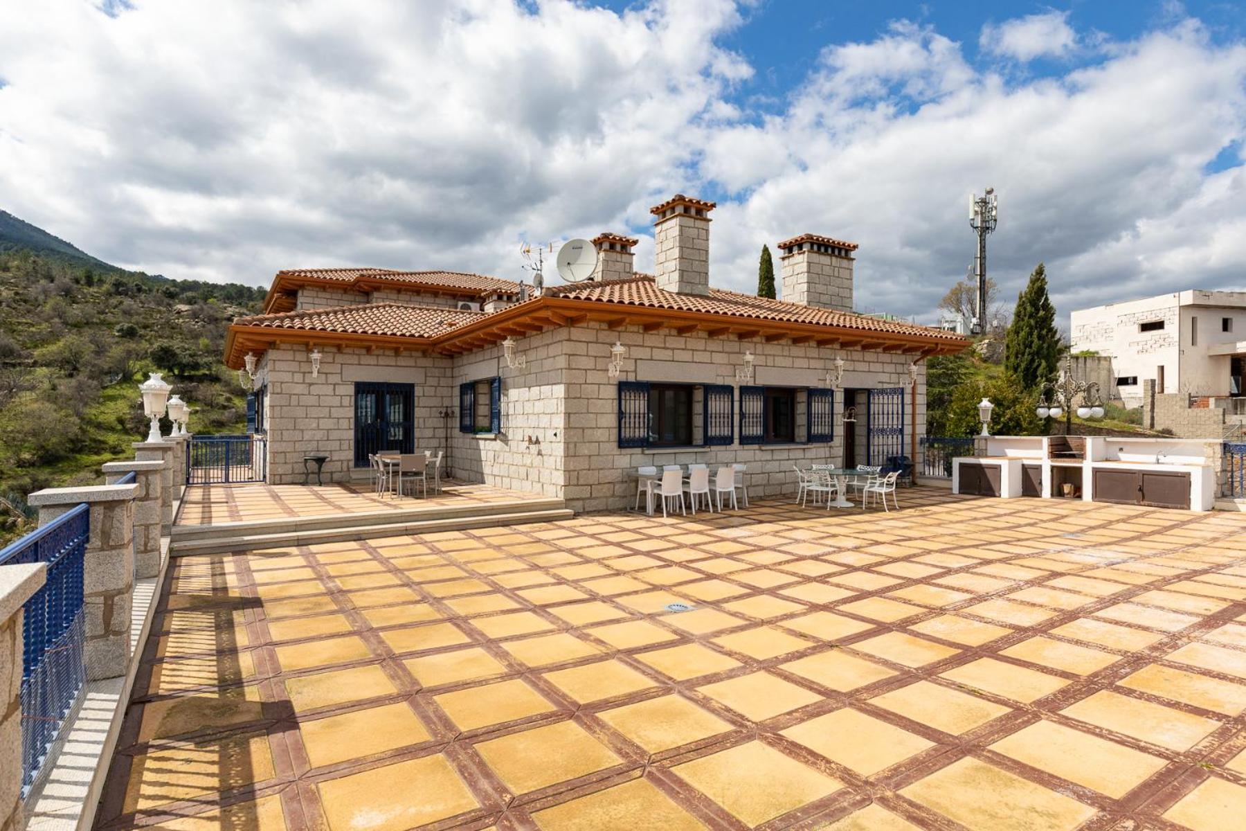 Villa Mansion Con Jacuzzi A 40 Grados, Gran Piscina Y Padel El Tiemblo Exterior foto